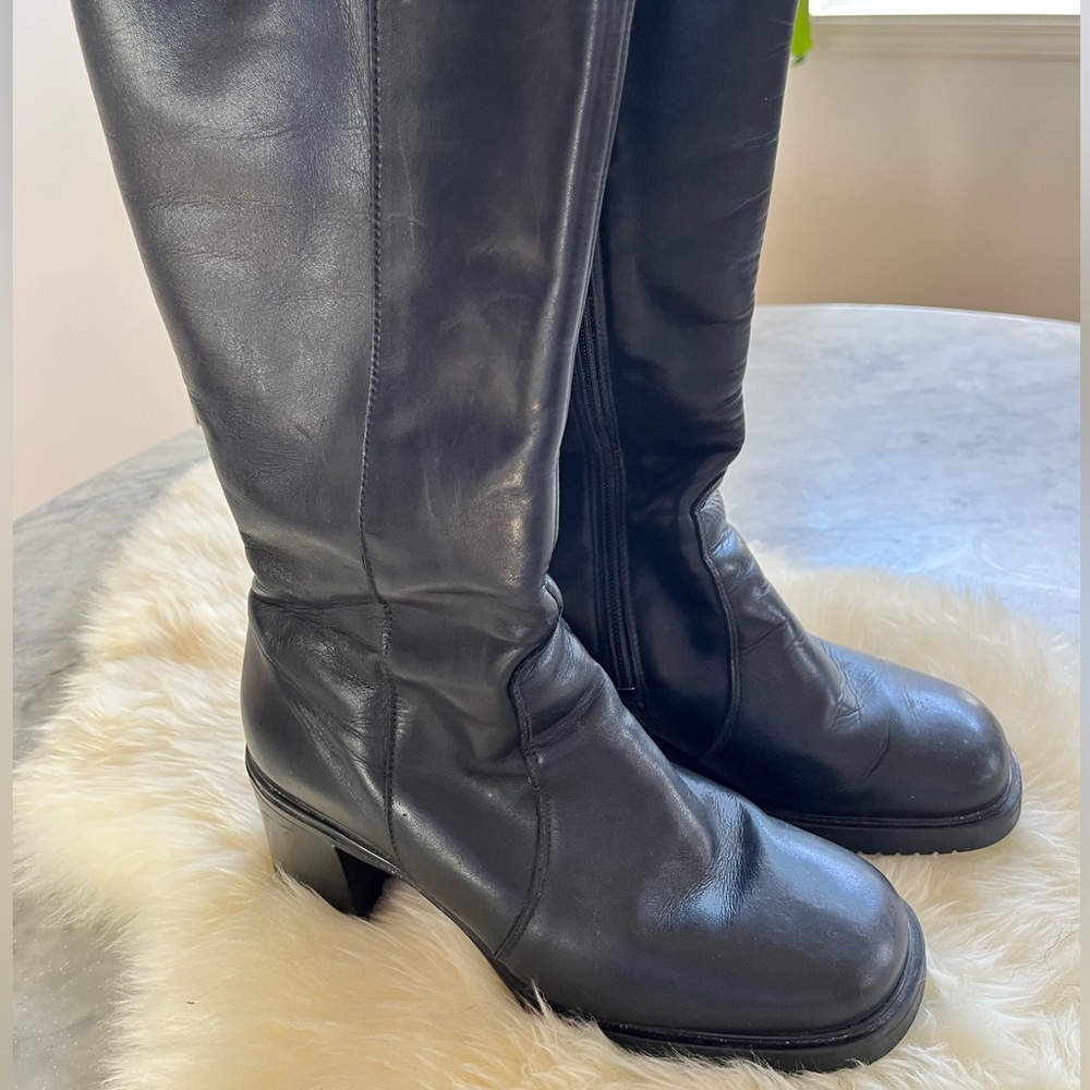 LA CANADIENNE black leather knee high boots